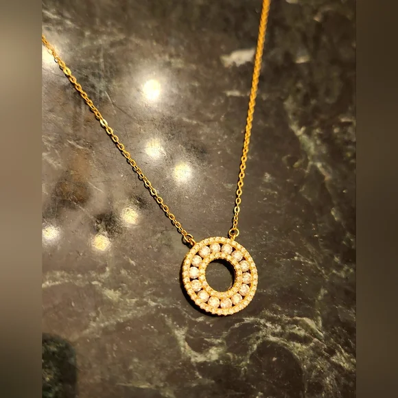 Moissanite Golden Circle Pendant Necklace - Picture 5 of 8